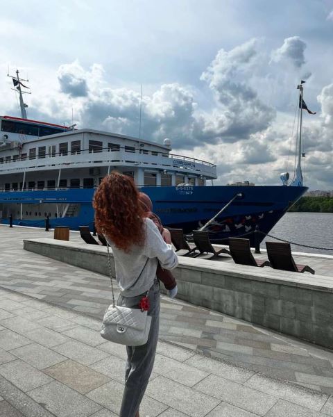 «Люди не меняются»: молодая жена Батырева ушла от него с грудным ребенком на руках