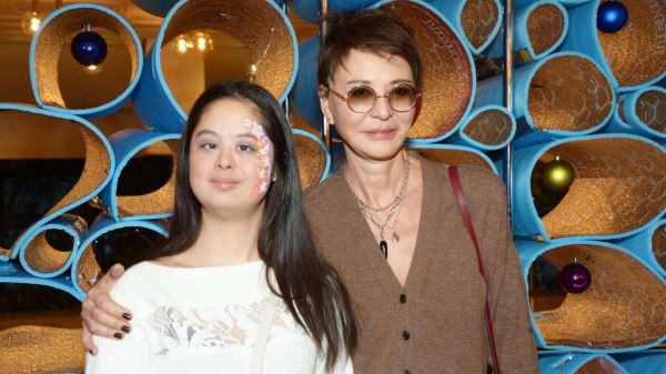 Ирина Хакамада поделилась трогательным снимком с дочерью